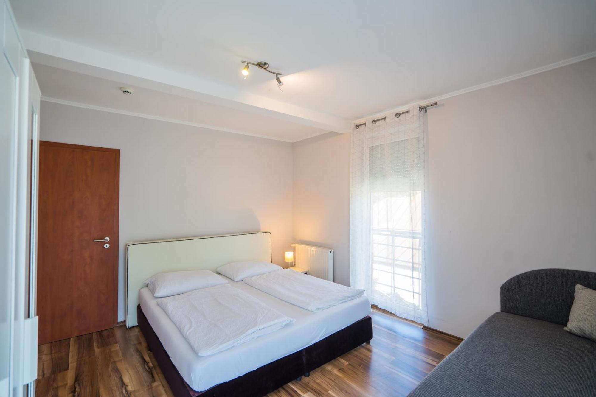 Riviera Apartmanhaz Шіофок Екстер'єр фото