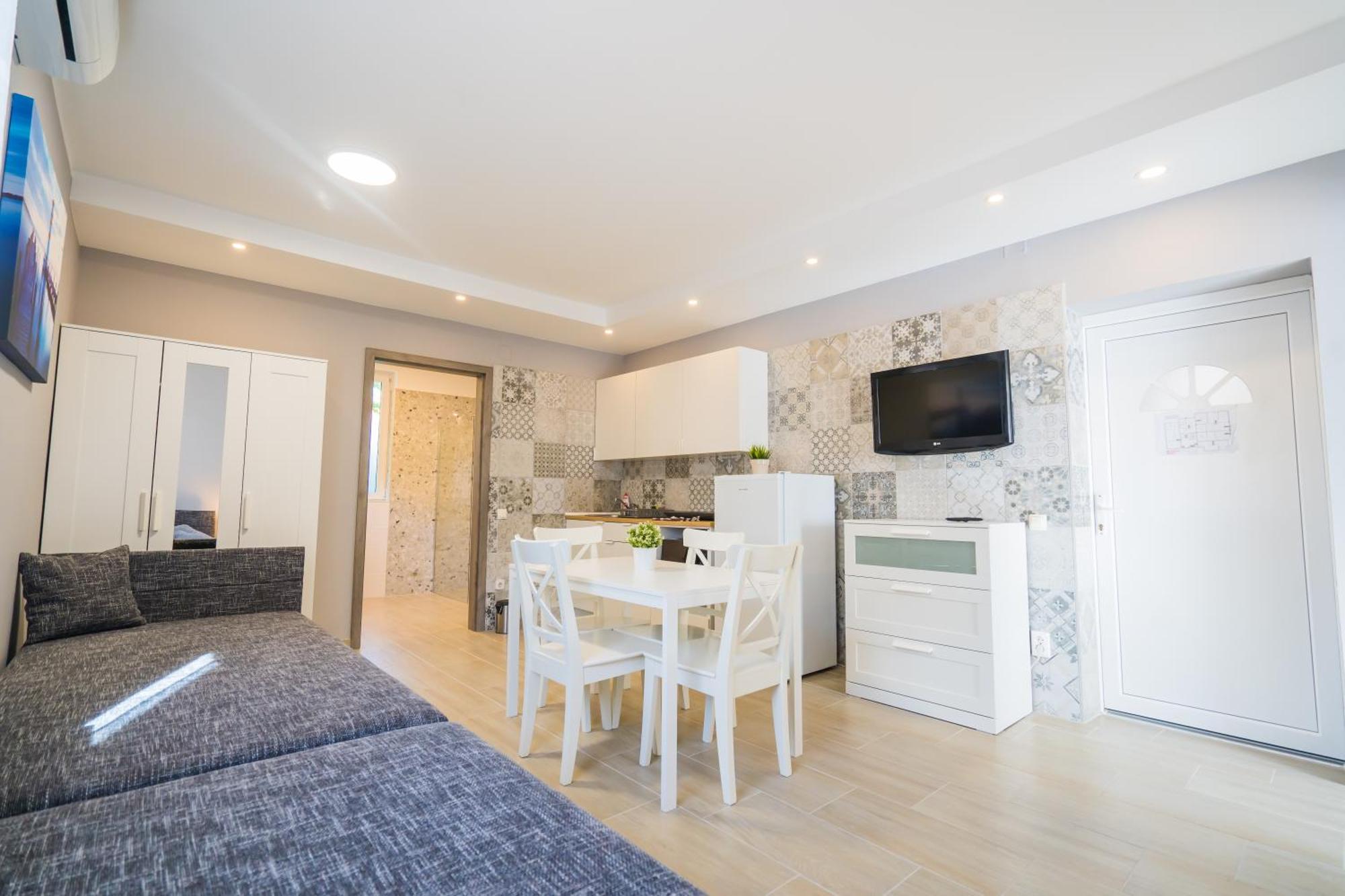 Riviera Apartmanhaz Шіофок Екстер'єр фото