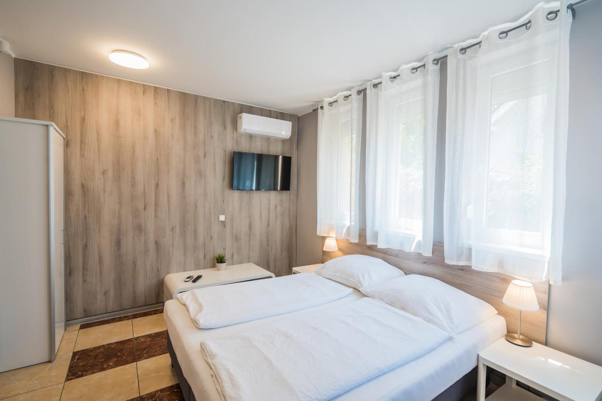 Riviera Apartmanhaz Шіофок Екстер'єр фото